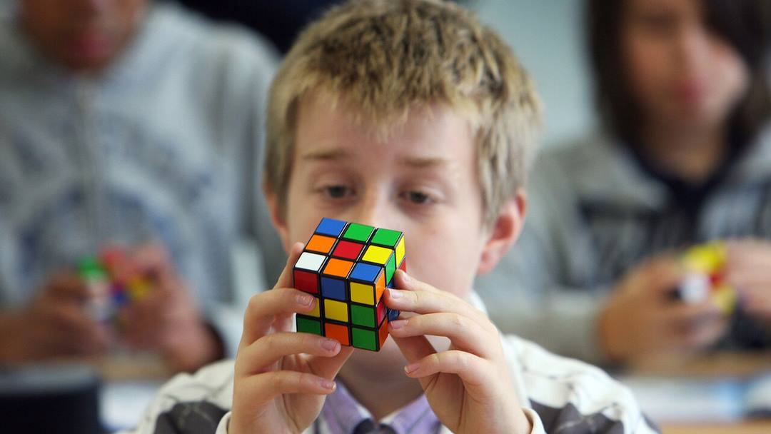 Cách giải rubik 3x3 cực đơn giản nếu bạn nắm được cách xoay chuẩn