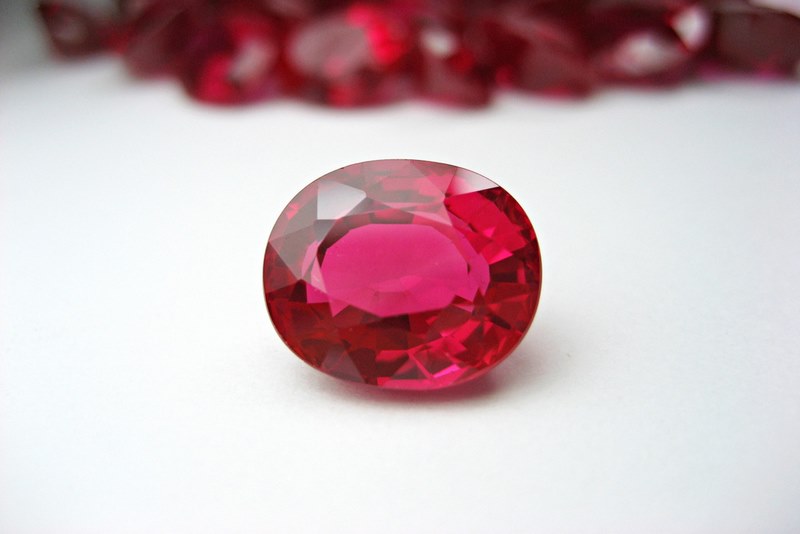 Cách sử dụng Ruby trong phong thủy